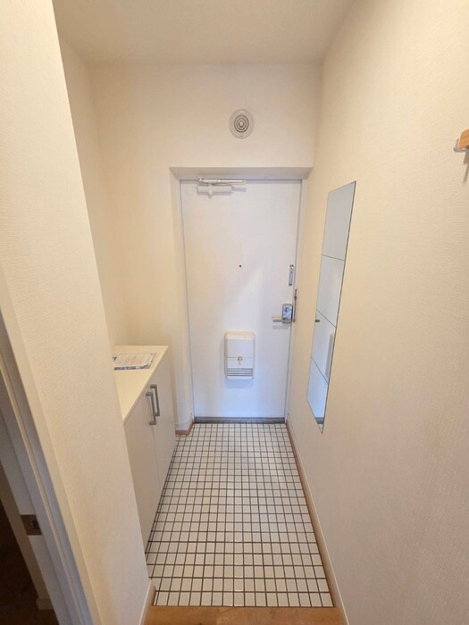 物件内観写真7　(玄関)
