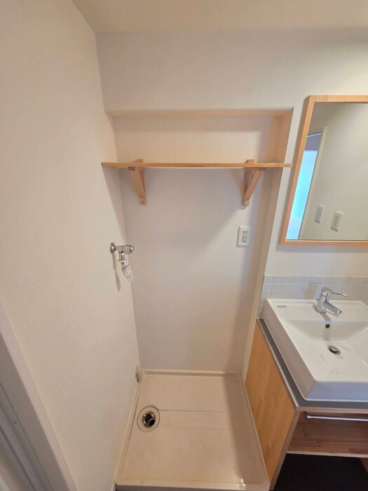 物件内観写真12　(洗濯機置場)