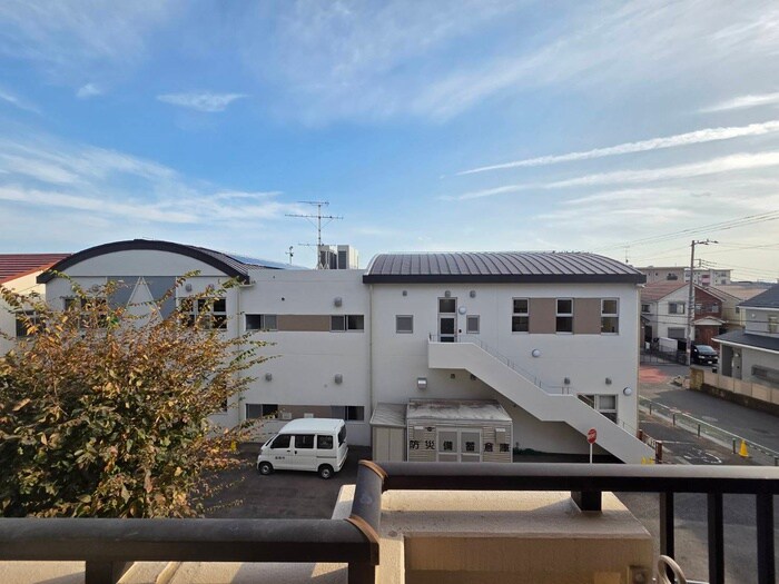 物件内観写真15　(室内からの展望)