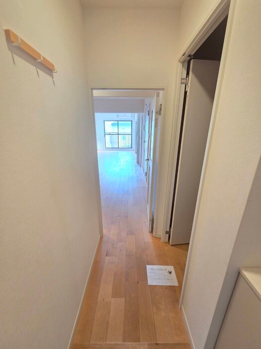 物件内観写真18　(廊下)