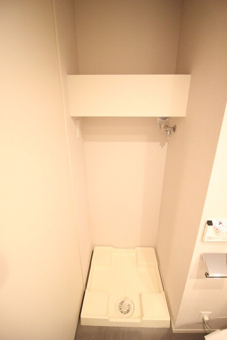 物件内観写真12　(洗濯機置場)