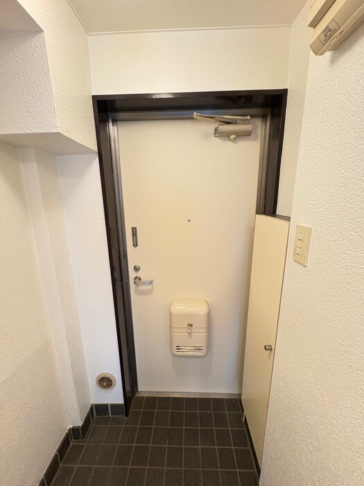 物件内観写真14　(玄関)