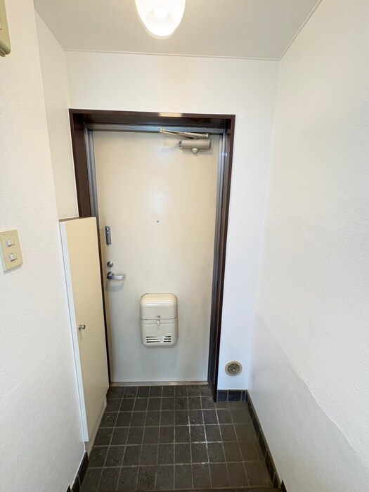 物件内観写真15　(玄関)