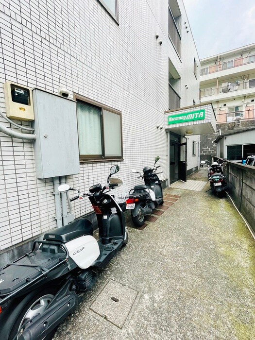 物件外観写真4　(駐輪場)