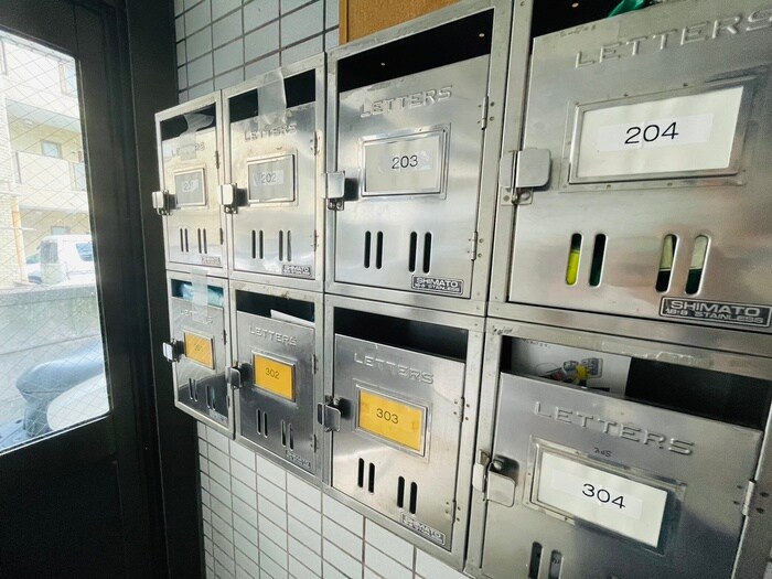 物件外観写真5　(エントランス部分)