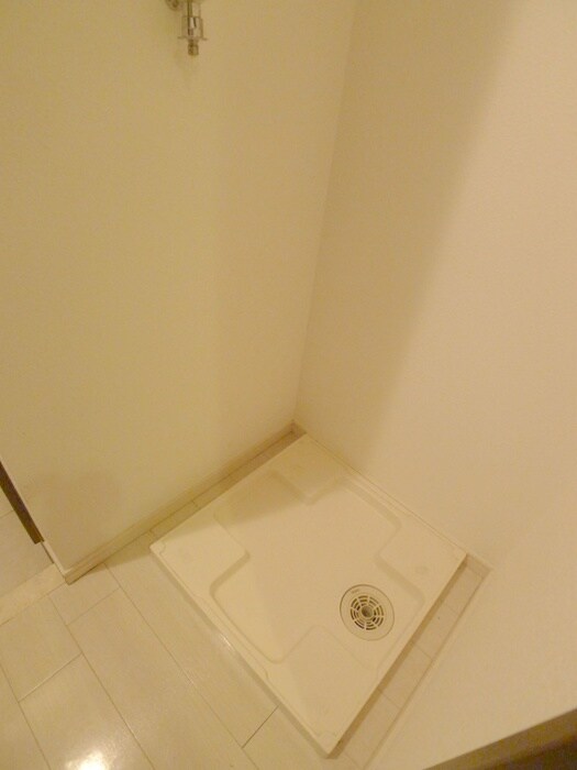 物件内観写真11　(洗濯機置場)