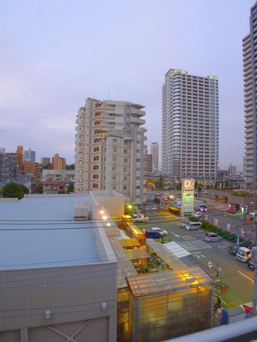 物件内観写真15　(室内からの展望)