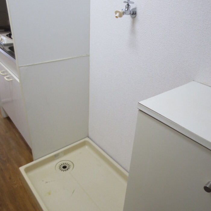 物件内観写真14　(洗濯機置場)