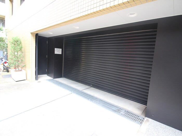 物件外観写真4　(駐車場)