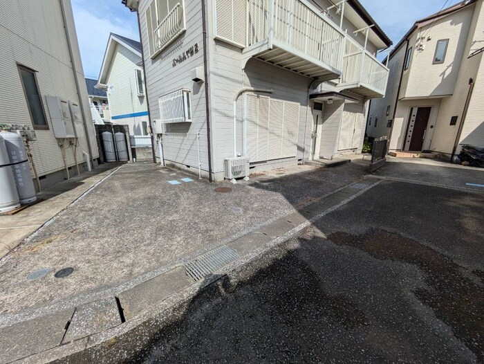 物件外観写真3　(駐車場)