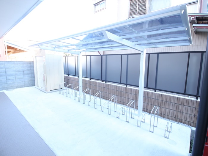 物件外観写真4　(駐輪場)