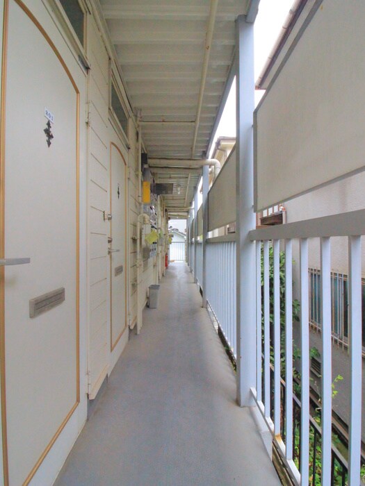 物件外観写真4　(エントランス部分)