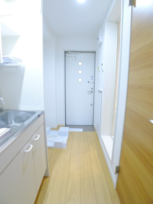 物件内観写真14　(廊下)