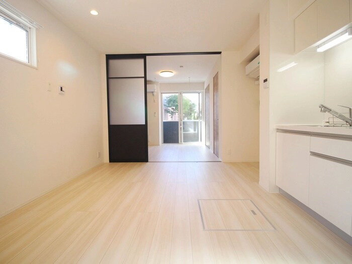 物件内観写真22　(室内からの展望)