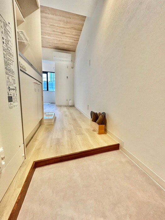 物件内観写真13　(玄関)