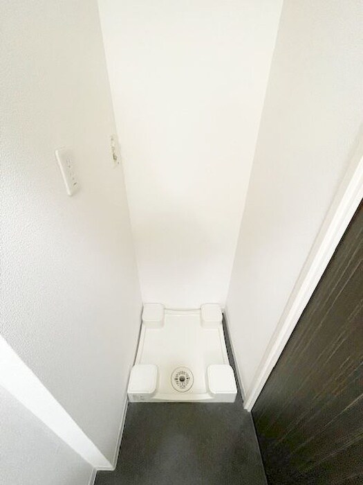 物件内観写真14　(洗濯機置場)