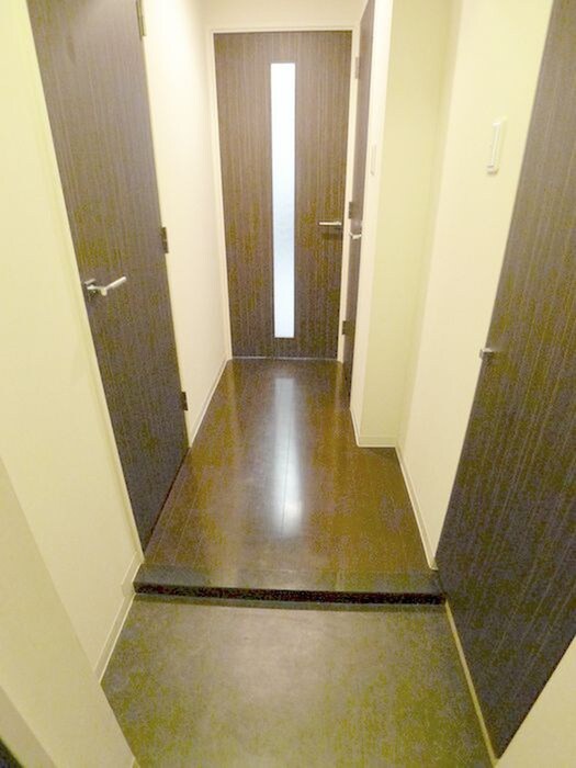 物件内観写真16　(玄関)