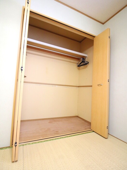 物件内観写真12　(収納)
