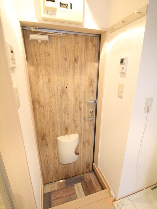 物件内観写真14　(玄関)