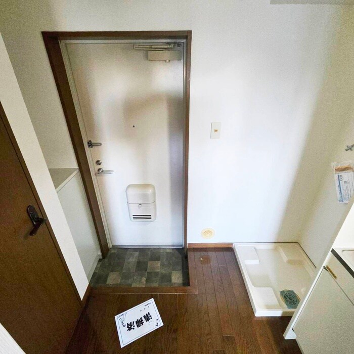 物件内観写真14　(玄関)