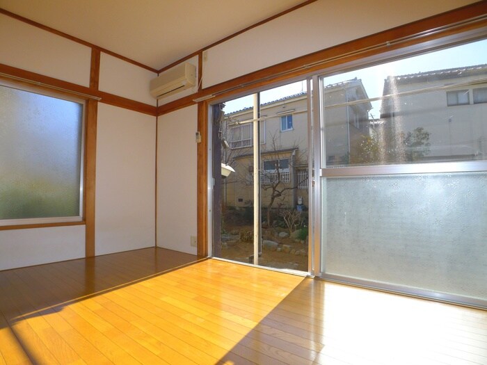 物件内観写真12　(室内からの展望)