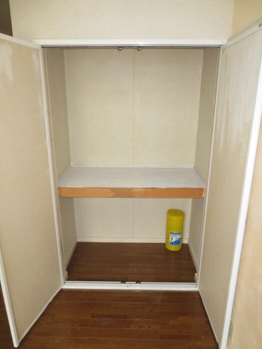 物件内観写真12　(収納)