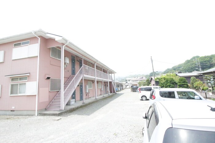 物件外観写真6　(駐車場)