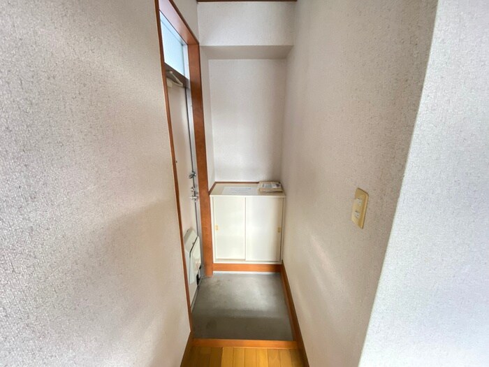 物件内観写真14　(玄関)