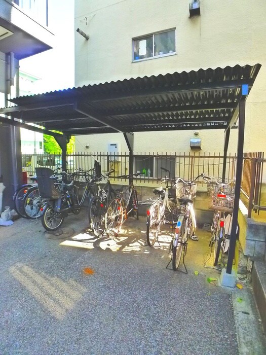 物件外観写真6　(駐輪場)