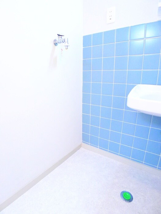 物件内観写真16　(洗濯機置場)