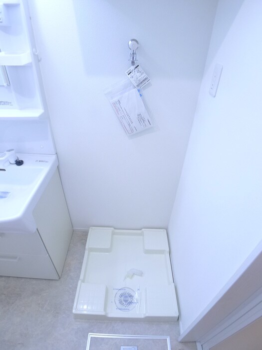 物件内観写真10　(洗濯機置場)