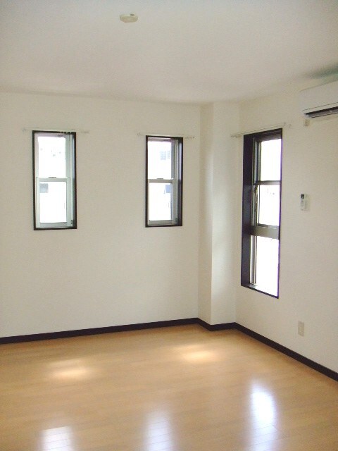 物件内観写真4　(居室)