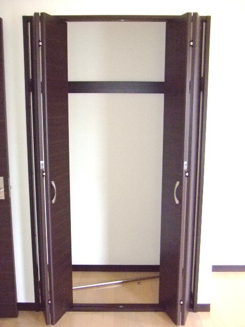 物件内観写真6　(収納)