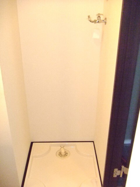 物件内観写真12　(洗濯機置場)