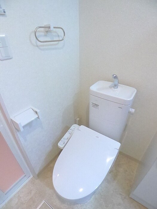 物件内観写真15　(トイレ)