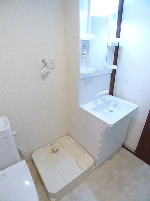 物件内観写真17　(洗濯機置場)