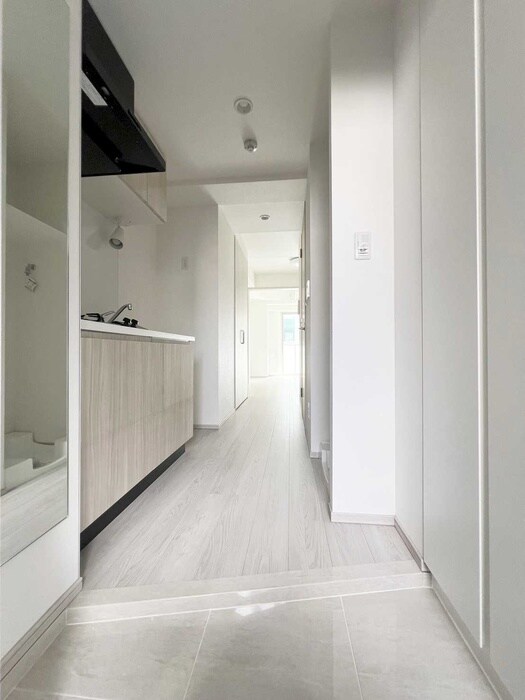 物件内観写真7　(玄関)