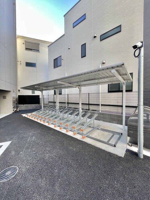 物件外観写真4　(駐輪場)