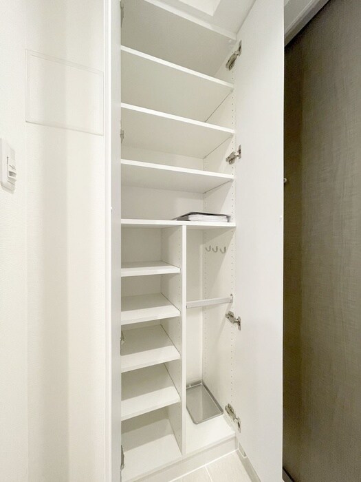 物件内観写真18　(靴箱)