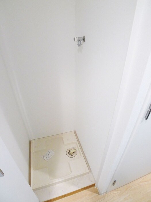 物件内観写真14　(洗濯機置場)