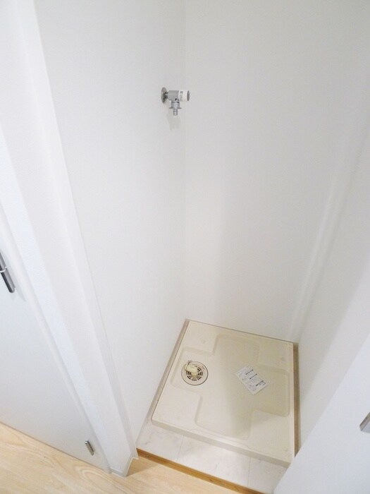 物件内観写真15　(洗濯機置場)