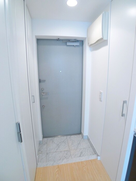 物件内観写真17　(玄関)