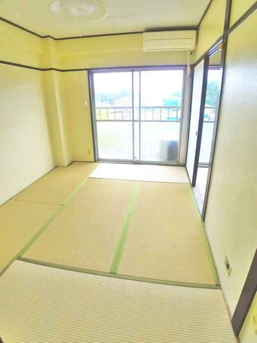 物件内観写真8　(居室)