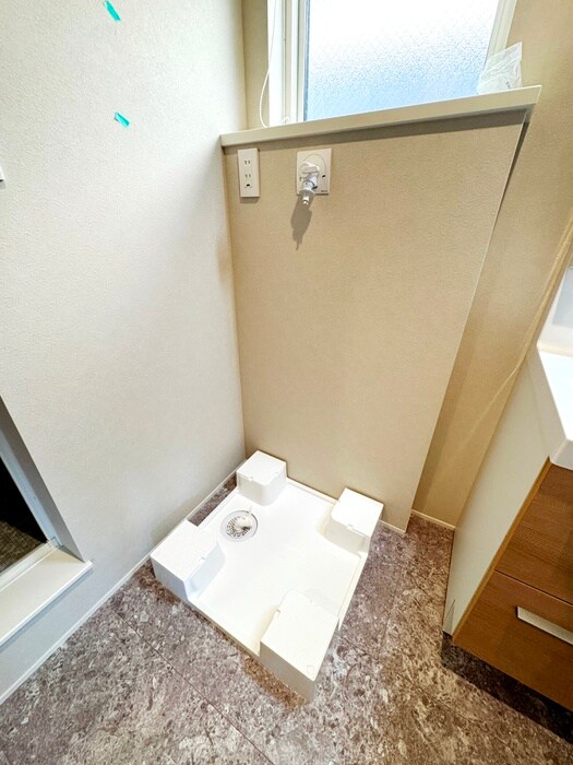 物件内観写真13　(洗濯機置場)