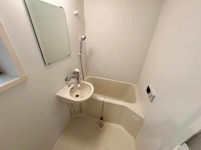物件内観写真12　(バス／シャワールーム等)