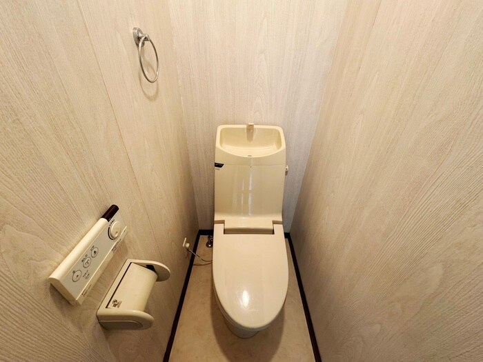 物件内観写真14　(トイレ)