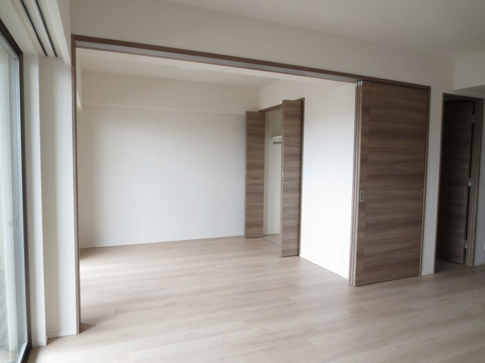 物件内観写真10　(居室)