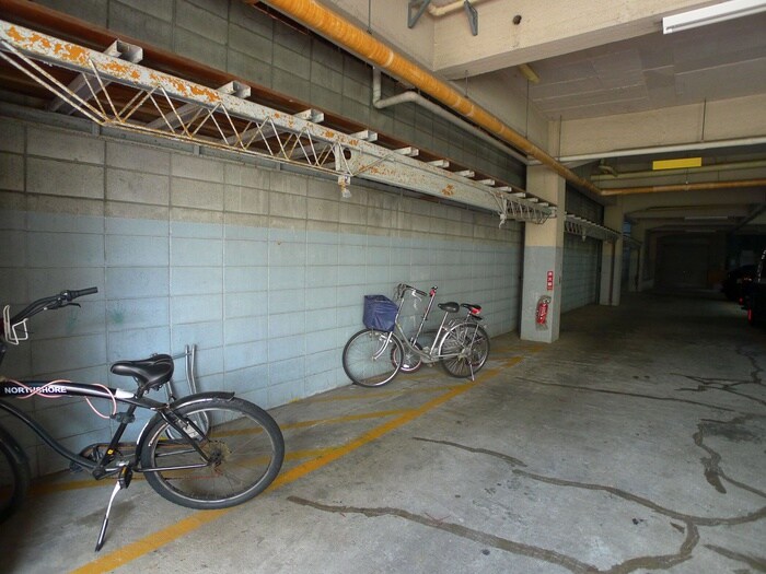 物件外観写真5　(駐輪場)
