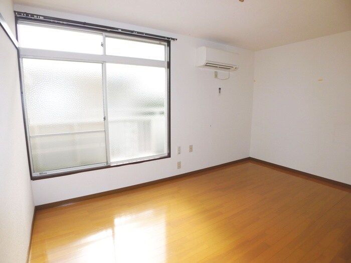 物件内観写真3　(居室)