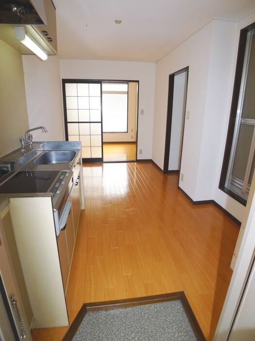 物件内観写真10　(玄関)